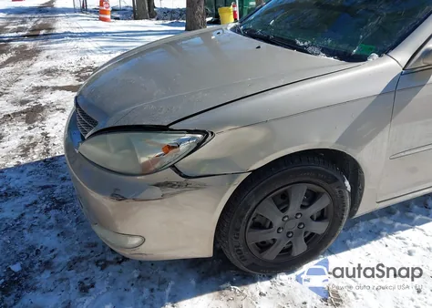 2004 Toyota Camry Xle z USA, uszkodzony, nr VIN 4T1BE30K94U797064